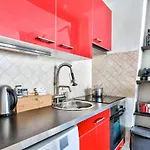 Old Apartment For 3 People - Paris 18